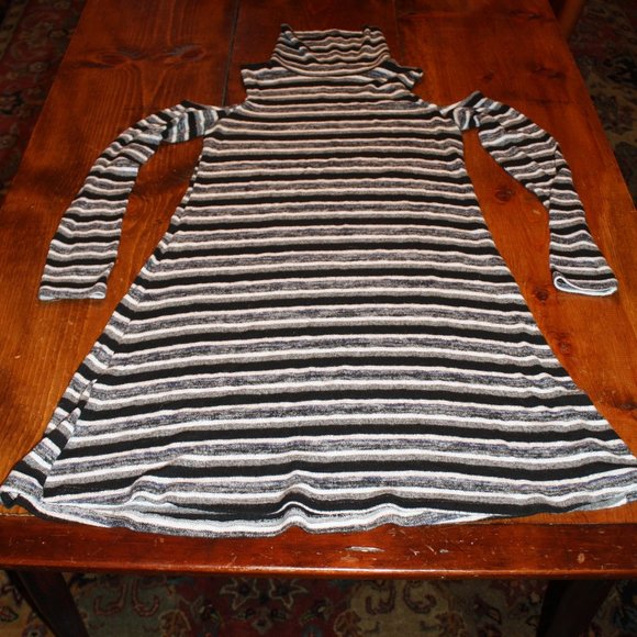 American Eagle Outfitters Black & White Striped Turtleneck Sweater Dress Size M - Picture 1 of 9